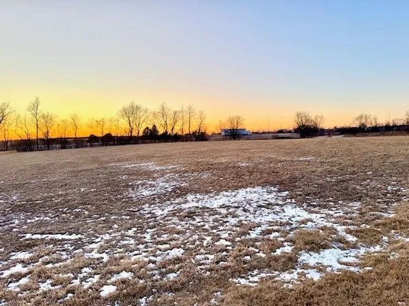606 S Lincoln St, Downs, IL 61736
