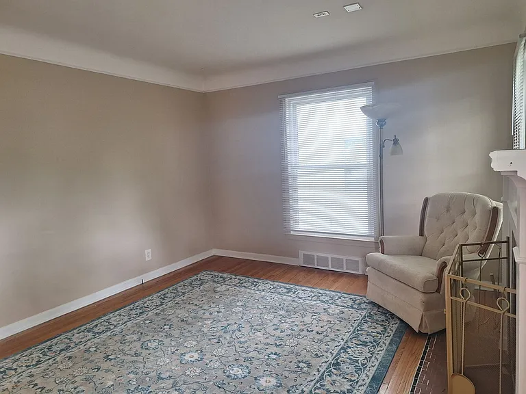 20293 Washtenaw St — Photo 4