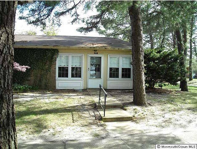 1st image of 17 Cambridge Circle #F