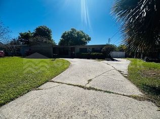 246 Sara Dr, Jacksonville, FL 32218
