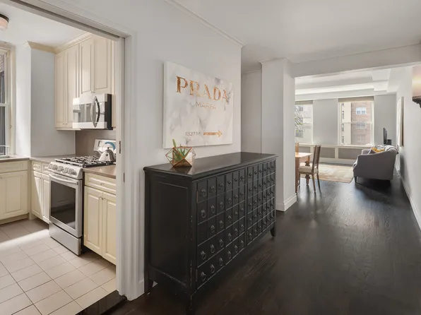 71 Park Avenue image 2 of 8