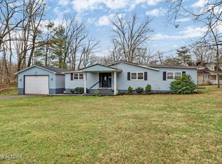 8217 Cherokee Trl, Crossville, TN 38572