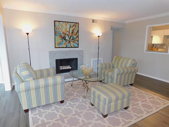 2nd image of 801 Augusta Dr
