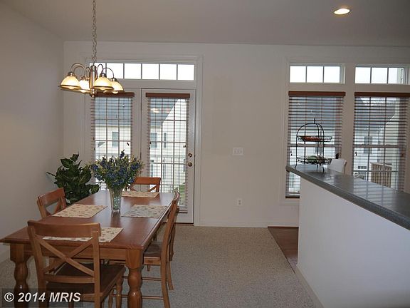3rd image of 1033 Hotchkiss Pl