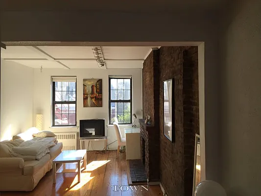 Rented by Town Residential | media 3