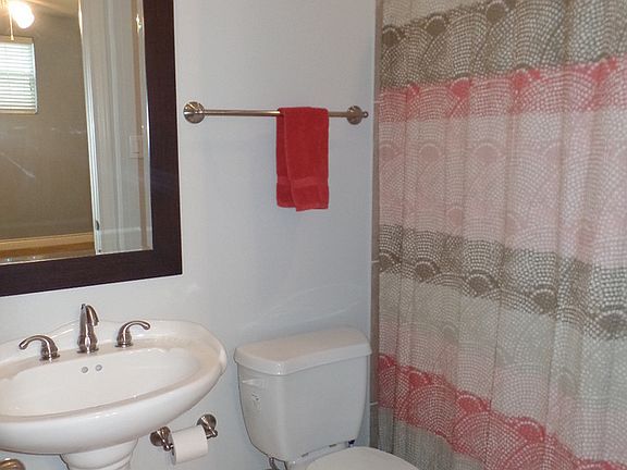 4th image of 600 Northwood St #A
