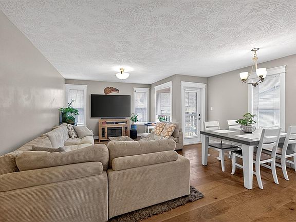 4th image of 1031 Lomas Rd #5