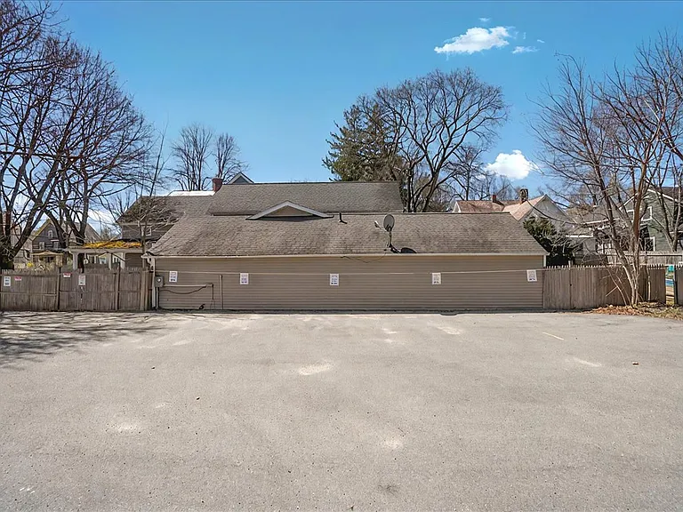 3 Waterbury St #2 — Photo 30