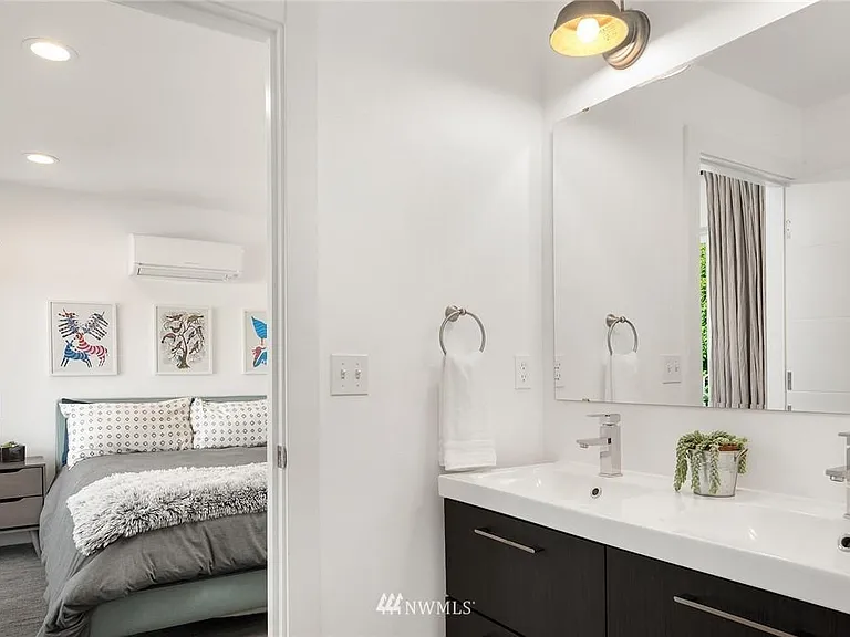 803 S Cloverdale St #803 — Photo 11