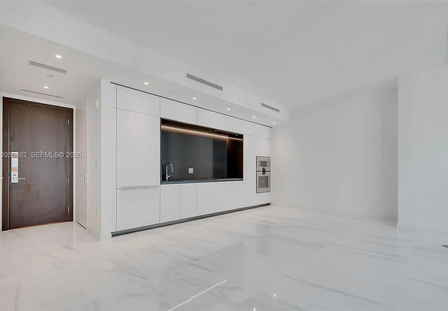 Aston Martin Residences — Photo 4