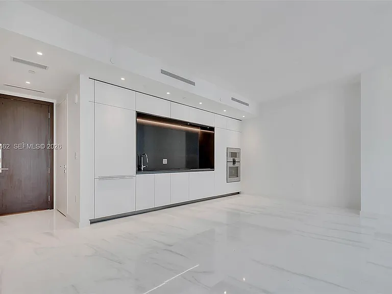 300 Biscayne Boulevard Way #3008W — Photo 4