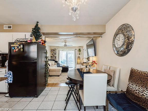 3rd image of 3456 N Harlem Ave #1E