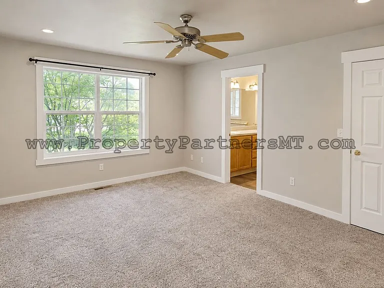 705 N Aster Ave — Photo 5