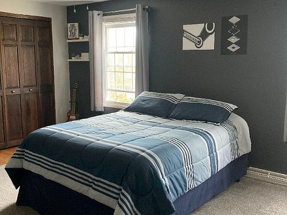 5th image of 404 Winfred Manor Dr