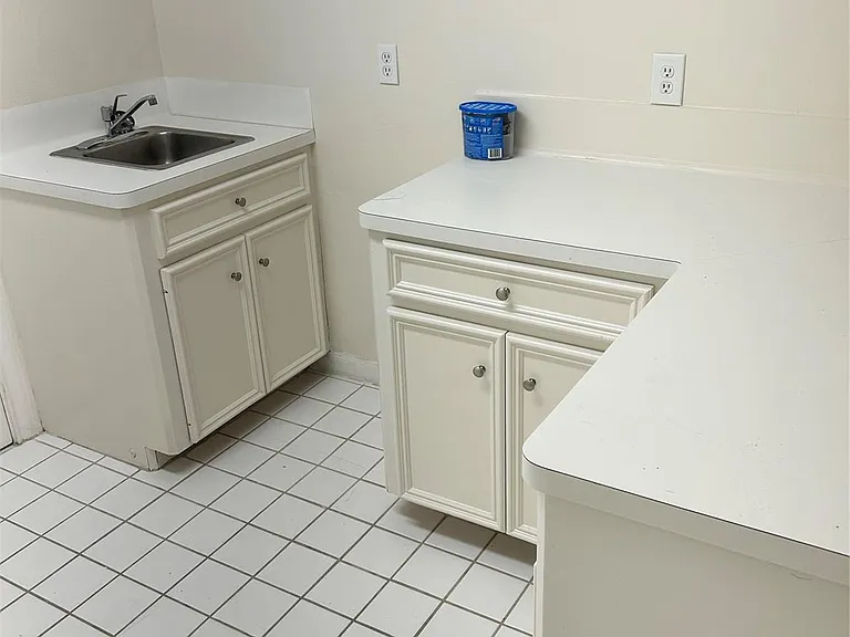 807 Kipp Ave #A — Photo 24