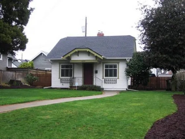 4209 N 9th St, Tacoma, WA 98406
