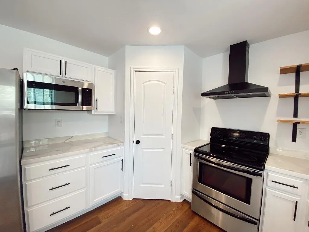 3 bed, 1442 sqft, $2,400 — Photo 4