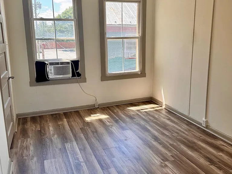 114 W Martin St #3 — Photo 6