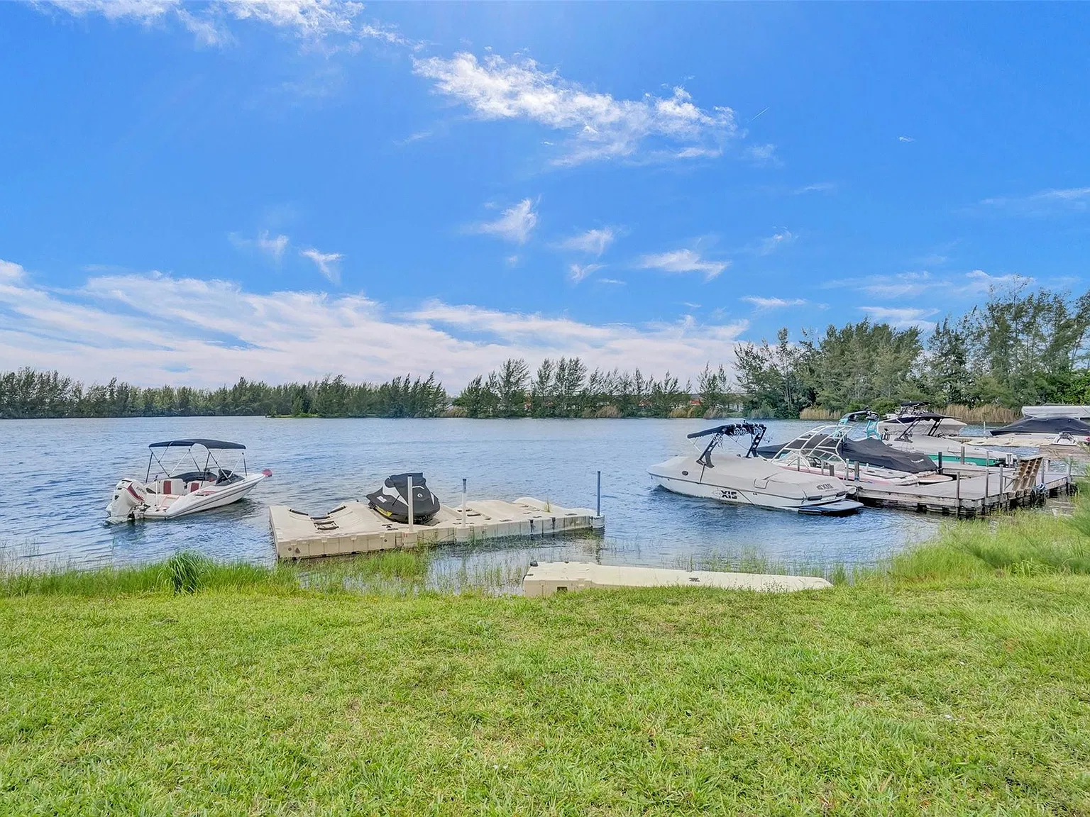 3 bed, 2.5 bath, 1376 sqft, $3,500 — Photo 3