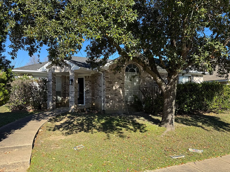 1st image of 915 Kim Ln