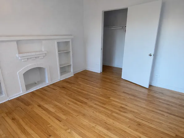 7147 S Constance Ave #2E, Chicago, IL 60649