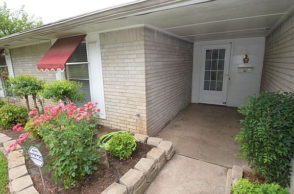 3rd image of 500 Claremont Dr