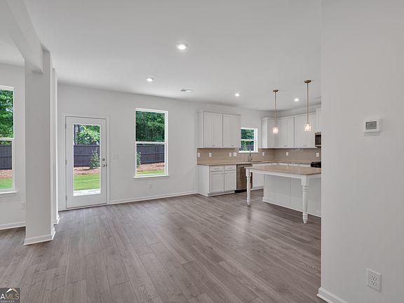 7th image of this home