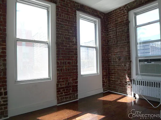 Rented by City Connections Realty | media 2