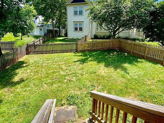 4th image of 18 Brookmeade Ct