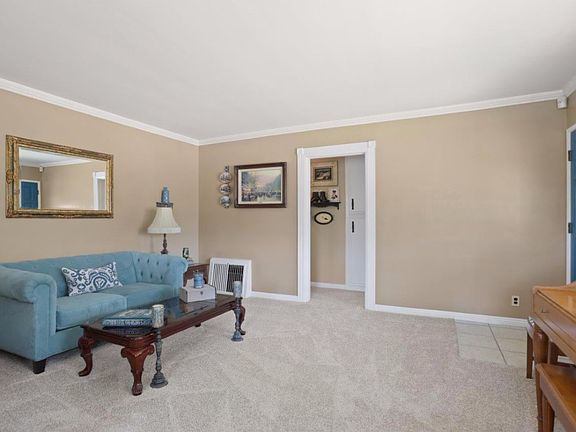 3rd image of 4303 Canehill Ave