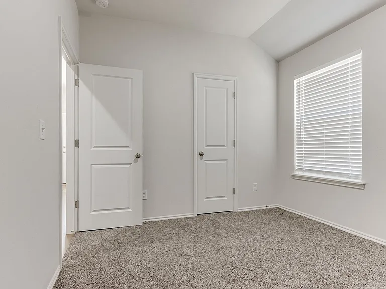 1541 Pavy Pkwy — Photo 32