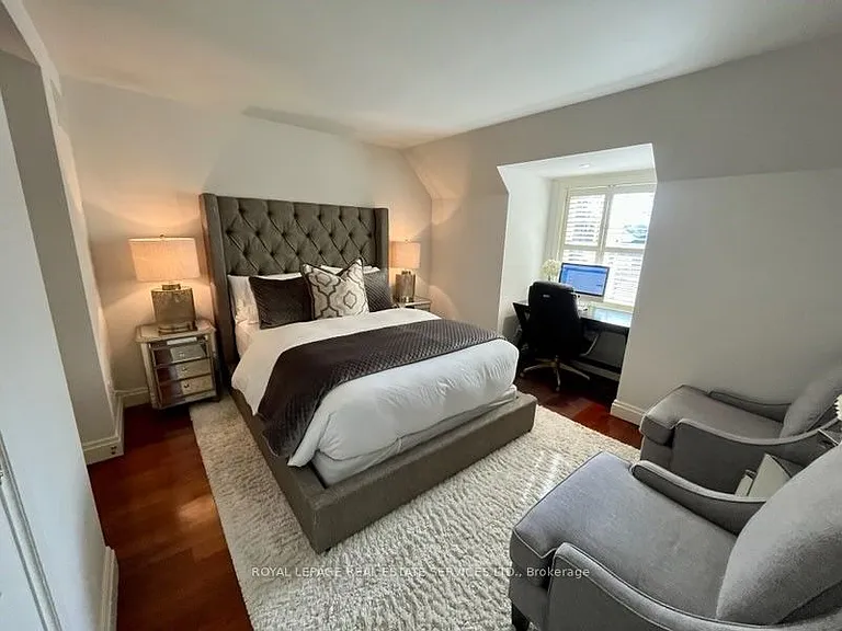 33 Howard Ave — Photo 17