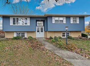 412 E 78th Pl, Merrillville, IN 46410