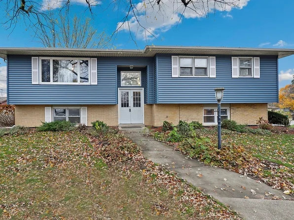 412 E 78th Pl, Merrillville, IN 46410