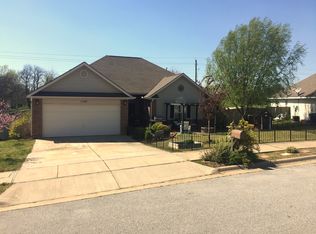 1108 Lavona Ln, Siloam Springs, AR 72761