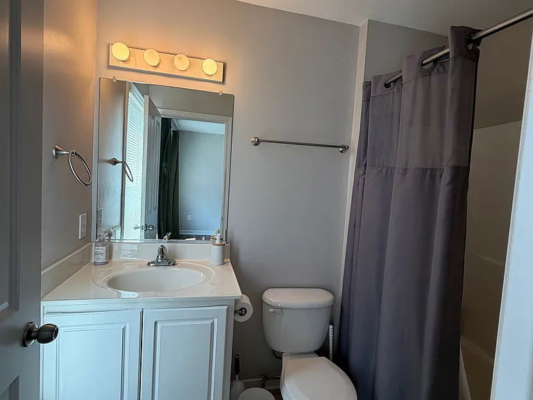 En-suite for primary bedroom