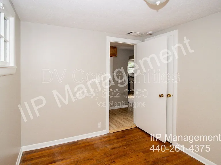 6177 Iroquois Trl — Photo 17