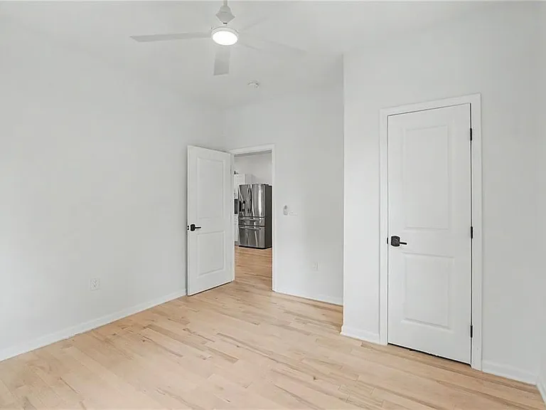 827 Elbert St SW — Photo 12