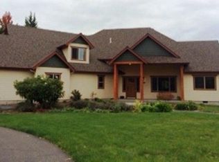 585 Rogue Ridge Dr, Grants Pass, OR 97527