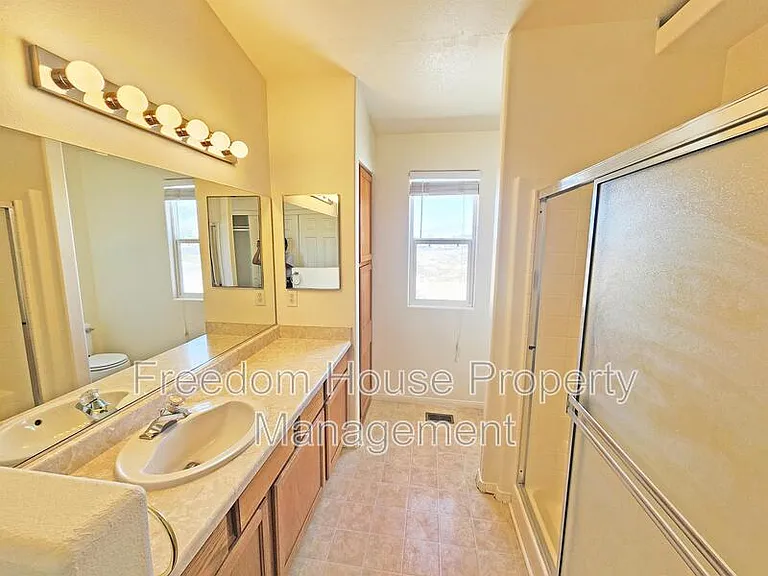 1080 Karen Ct #3 — Photo 27