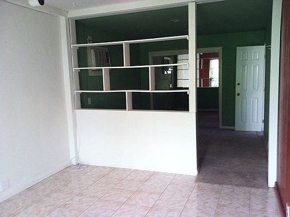 2nd image of 518 S Mariposa St