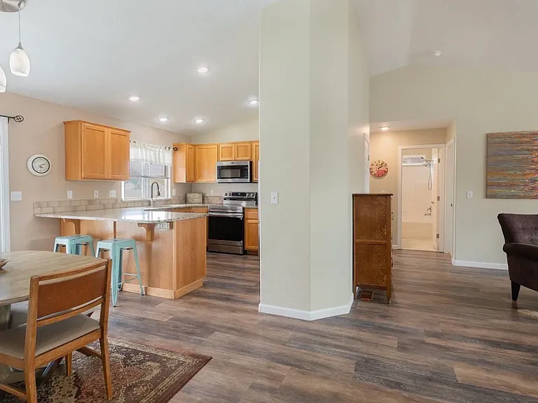492 N Procyon Pl — Photo 7