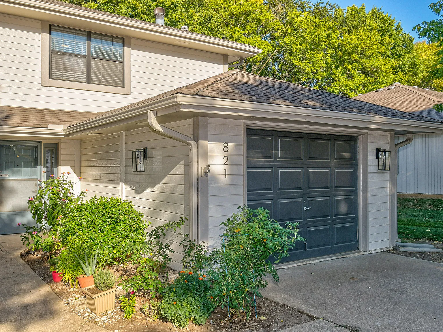 The Arbor Apartments and Townhomes — Photo 2