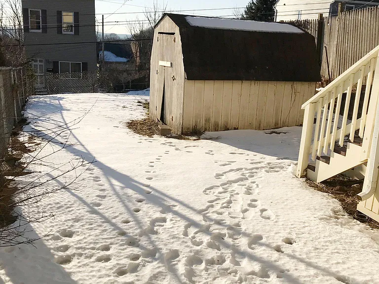 1611 Myler St — Photo 20