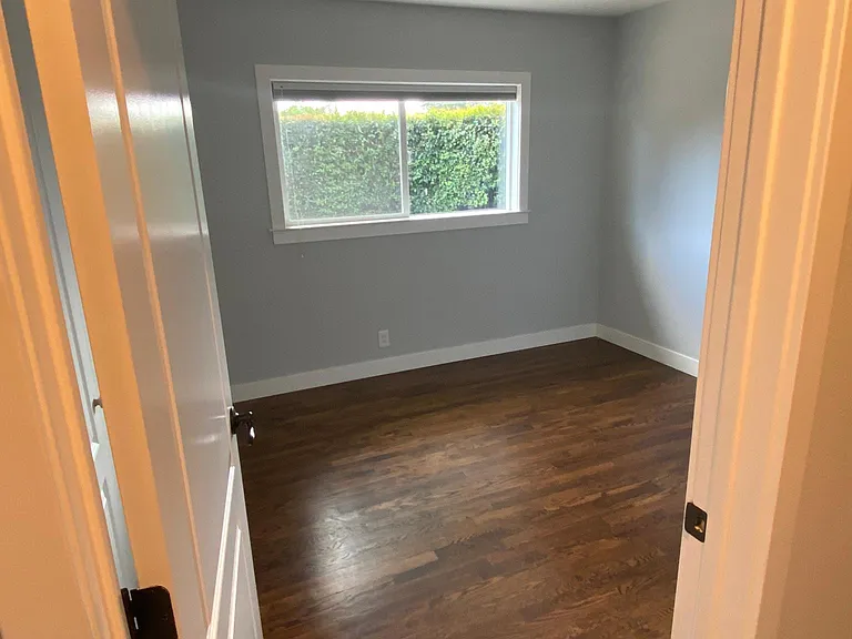 1246 E Hamilton Ave — Photo 9