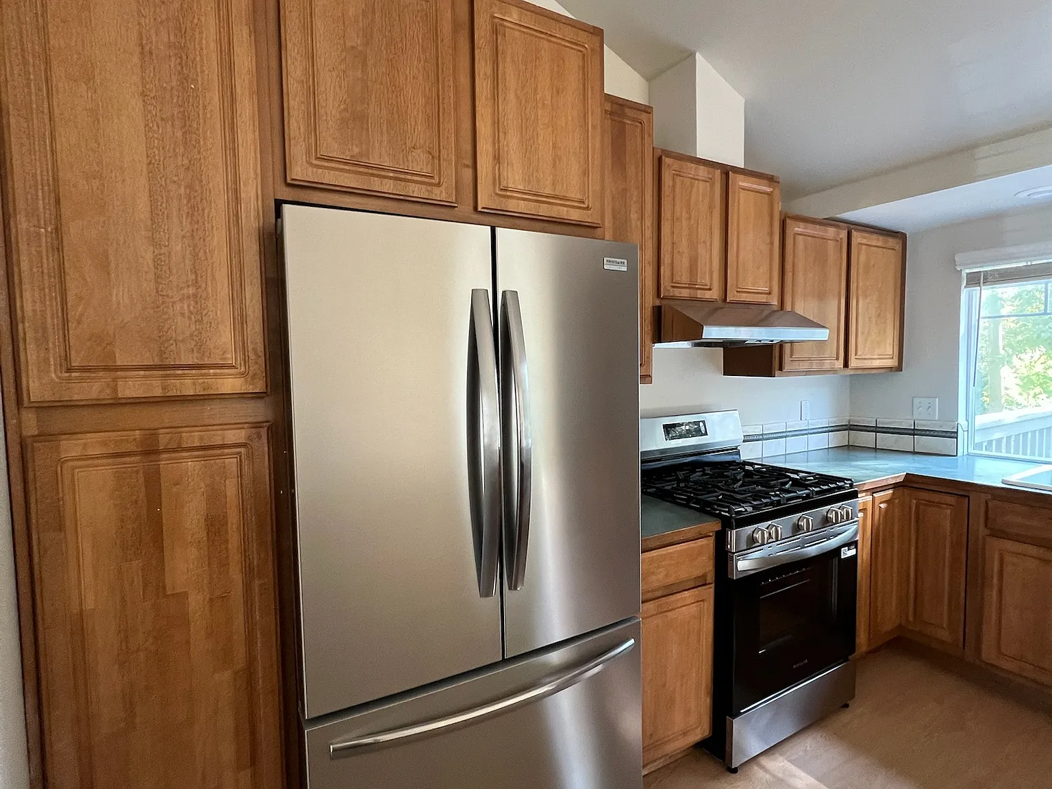 4 bed, 2150 sqft, $3,400 — Photo 3
