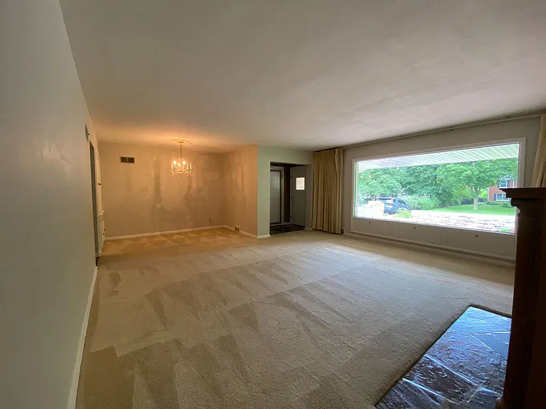 1375 Fairhaven Blvd — Photo 4