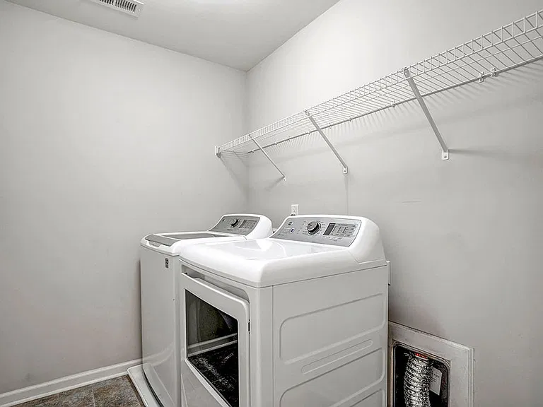529 Metro Sta — Photo 15