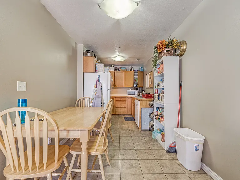 62 W 700 N #210 — Photo 4