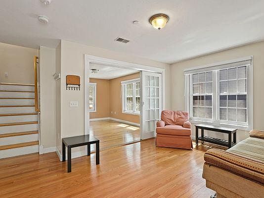 Dining and living areas (1st floor)